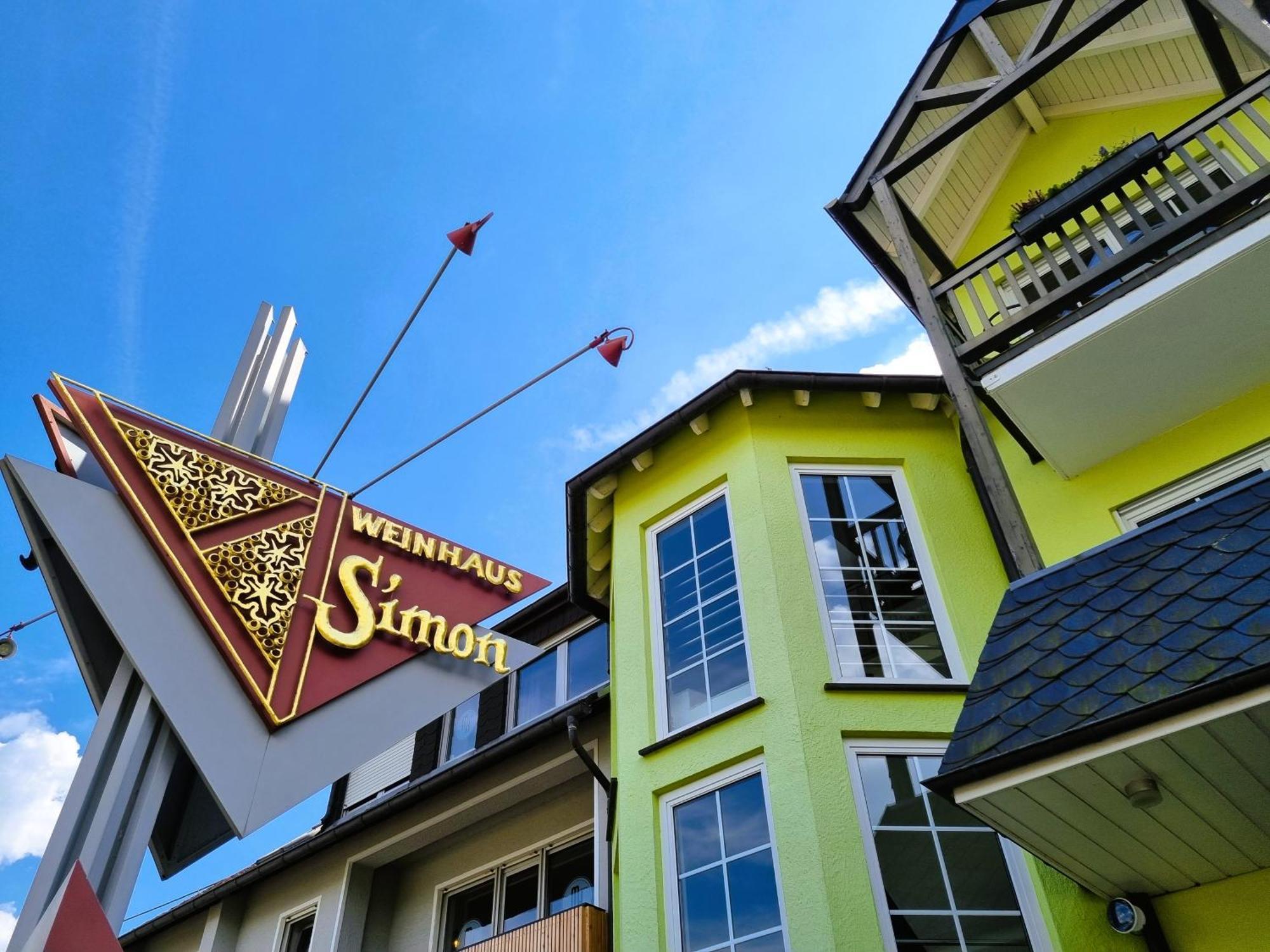 Moselhotel Weinhaus Simon 'Sauna'Restaurant'Eladesaeule Винтрих Экстерьер фото